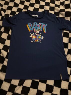 Size xlarge Fortnite tshirt (small dot stain)